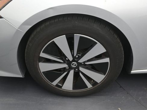 Used 2019 Nissan Altima 2.5 SV FWD image 9