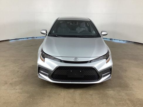 Used 2022 Toyota Corolla SE FWD image 2