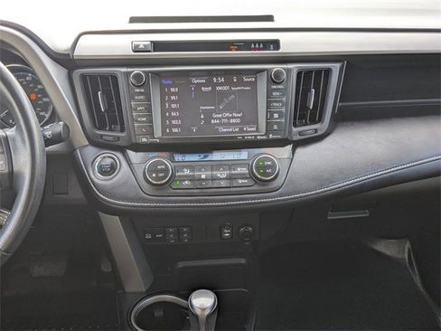 Used 2018 Toyota RAV4 Limited image 18