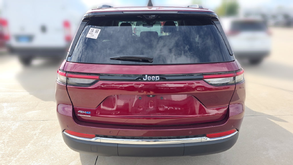 Used 2023 Jeep Grand Cherokee 4WD 4xe w/ Luxury Tech Group II image 4