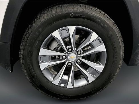 Used 2025 Chevrolet Equinox LT image 29