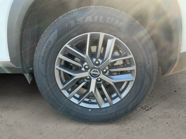 Used 2023 Nissan Rogue S AWD/4WD image 9