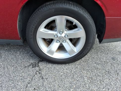 Used 2009 Dodge Challenger R/T RWD image 12