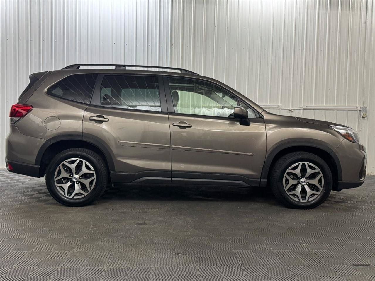 Used 2021 Subaru Forester Premium AWD/4WD image 25