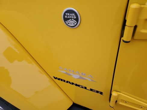 Used 2015 Jeep Wrangler Sahara image 33