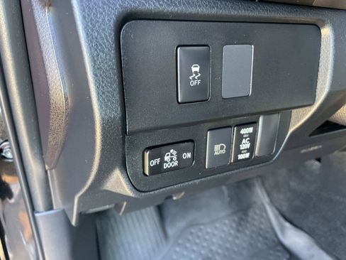 Used 2020 Toyota Tacoma TRD Sport w/ TRD Premium Sport Package AWD/4WD image 21