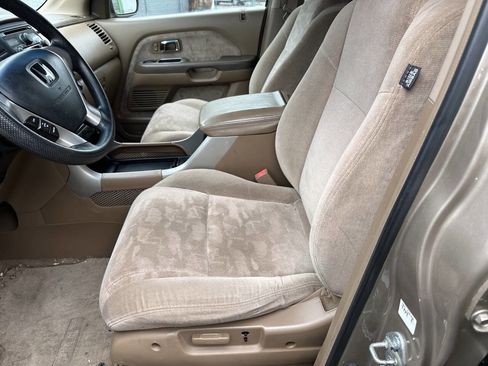Used 2004 Honda Pilot EX image 17