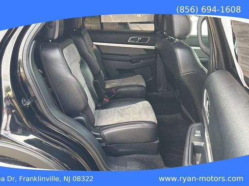 Used 2017 Ford Explorer XLT w/ XLT Appearance Package AWD/4WD image 20
