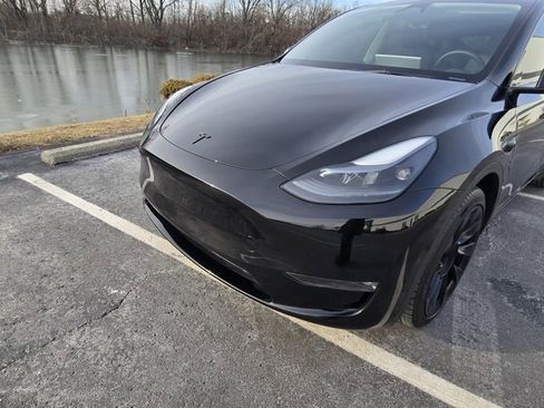 Used 2023 Tesla Model Y Long Range image 12