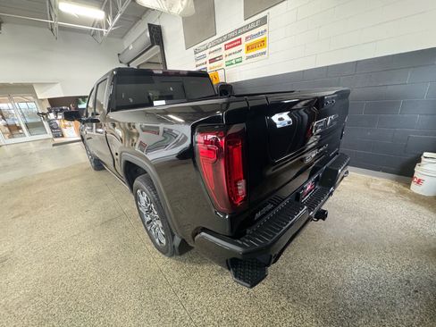 Used 2023 GMC Sierra 1500 Denali Ultimate AWD/4WD image 7
