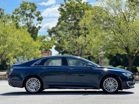 Used 2017 Lincoln MKZ Reserve AWD/4WD image 4