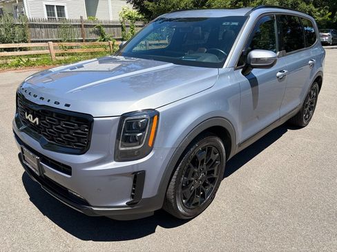Used 2022 Kia Telluride SX w/ SX Prestige Package AWD/4WD image 3