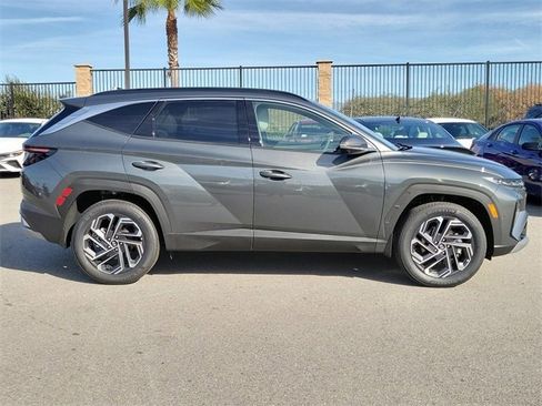 New 2025 Hyundai Tucson Limited image 27