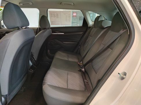 Used 2024 Kia Seltos LX AWD/4WD image 11