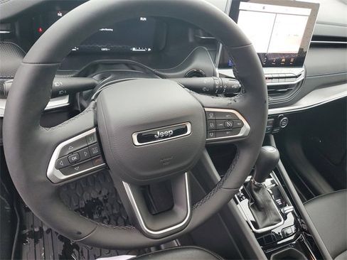 Used 2025 Jeep Compass Limited w/ High Altitude Package image 16