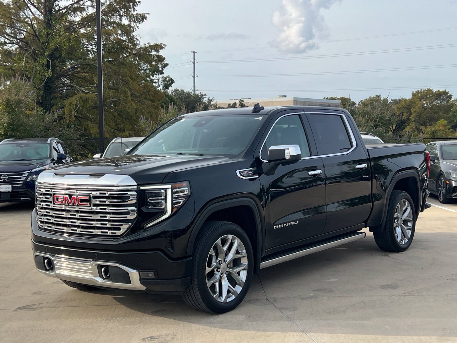 Used 2022 GMC Sierra 1500 Denali w/ Denali Reserve Package AWD/4WD image 5