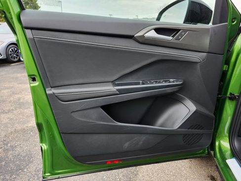 New 2026 Volkswagen Taos SE AWD/4WD image 10