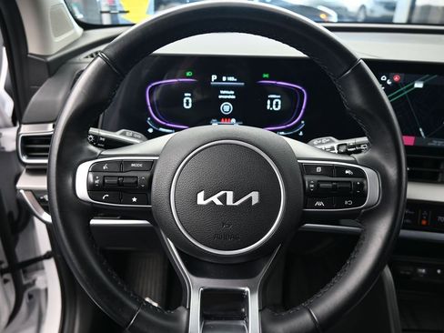 Used 2025 Kia Sportage EX image 15