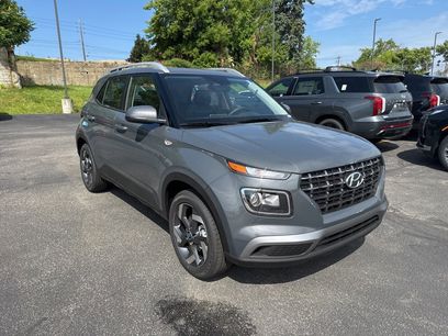 New 2025 Hyundai Venue SEL