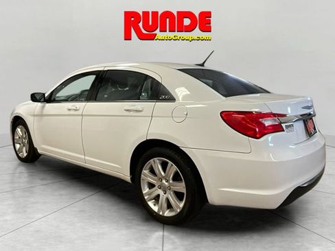 Used 2013 Chrysler 200 Touring image 3
