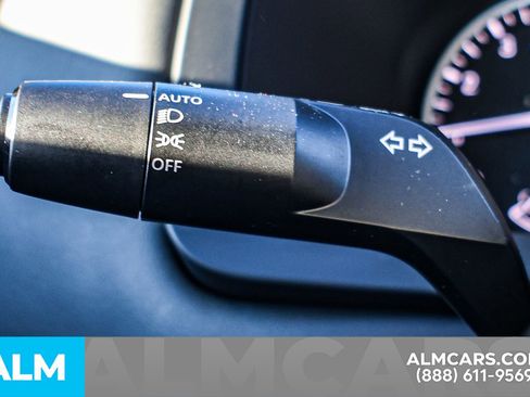 Used 2025 Nissan Pathfinder S image 30