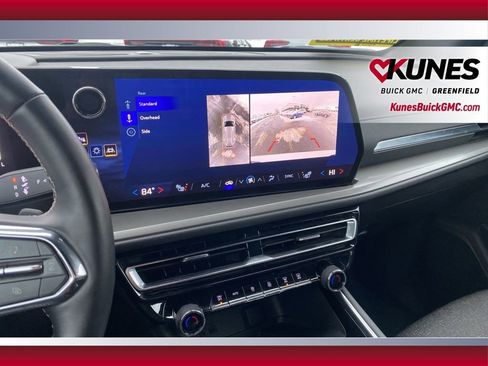 Used 2024 Chevrolet Traverse LT image 17