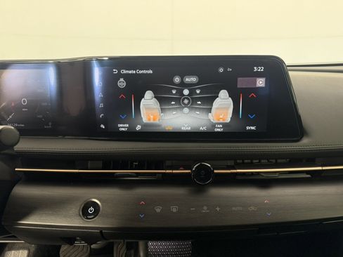 Used 2023 Nissan Ariya AWD image 22