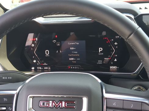 Used 2024 GMC Canyon Elevation w/ Elevation Premium Package image 14