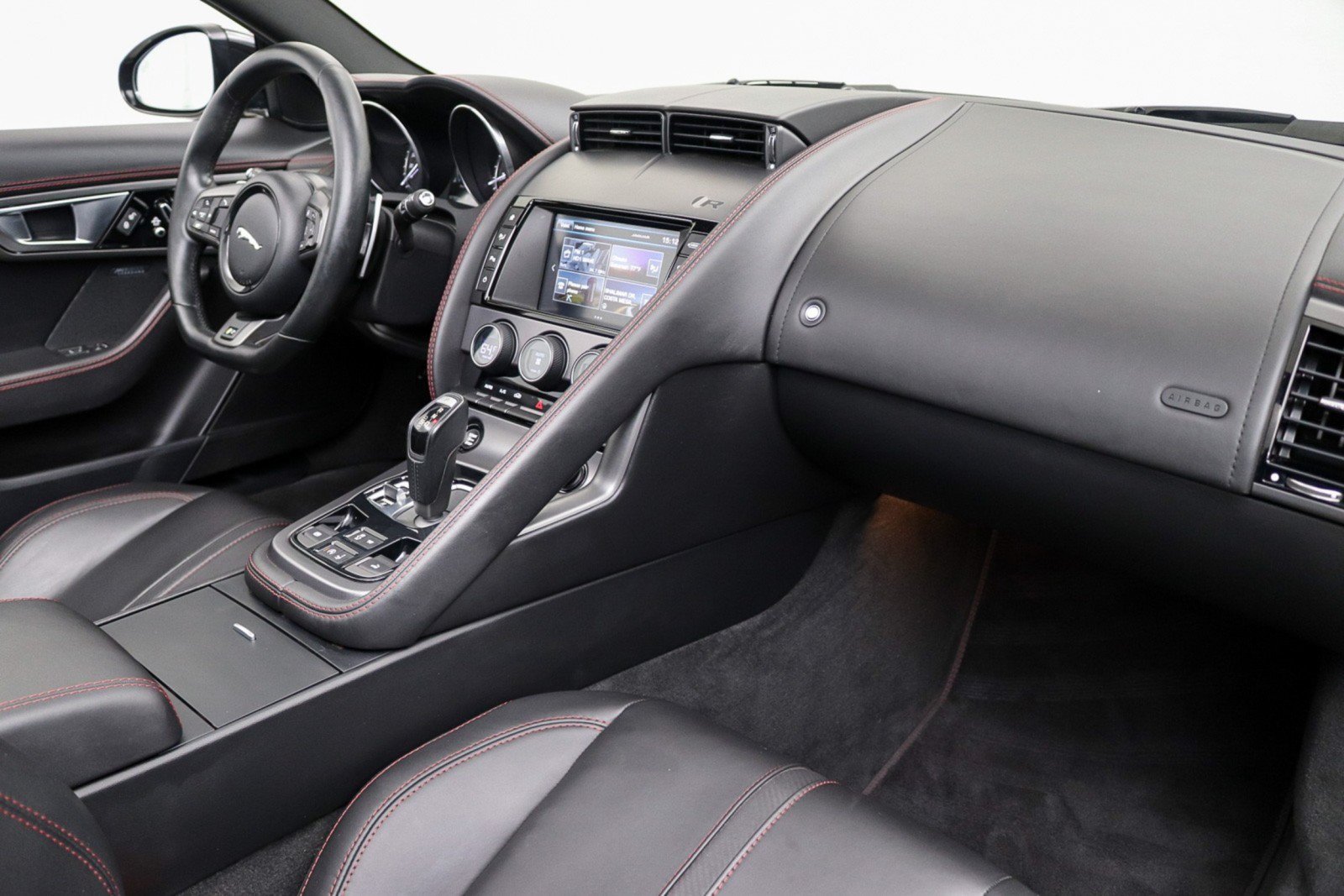 Used 2017 Jaguar F-TYPE R AWD/4WD image 29