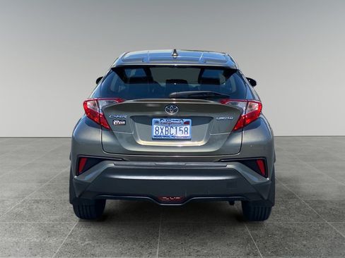 Used 2021 Toyota C-HR Limited FWD image 4
