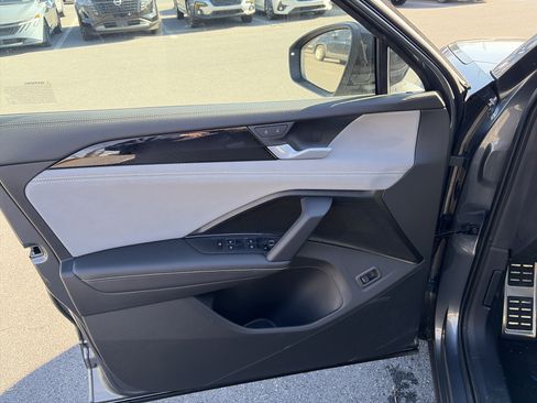 New 2026 Volkswagen Tiguan SE R-Line image 10