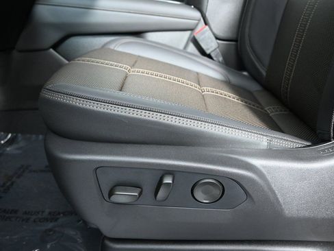 New 2026 Chevrolet Suburban High Country image 23