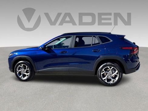 Used 2024 Chevrolet Trax LT FWD image 25