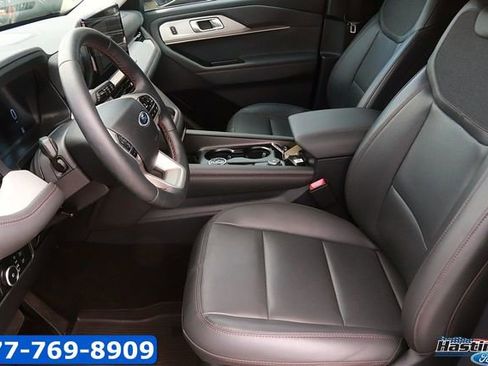 Certified 2025 Ford Explorer Active w/ Active Comfort Package image 12