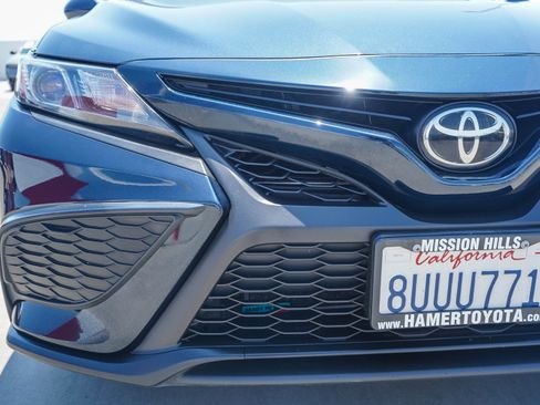 Used 2021 Toyota Camry SE w/ Carpet Mat Package (TMS) FWD image 12