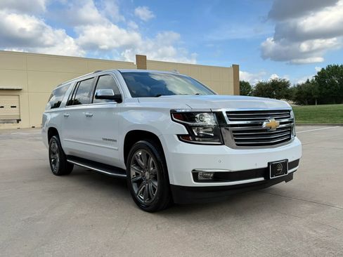Used 2017 Chevrolet Suburban Premier RWD image 8