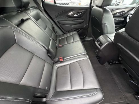 Used 2024 GMC Terrain SLT image 15