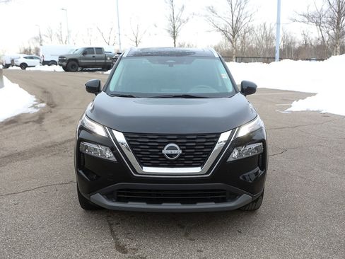 Used 2023 Nissan Rogue SV w/ SV Premium B Package image 9