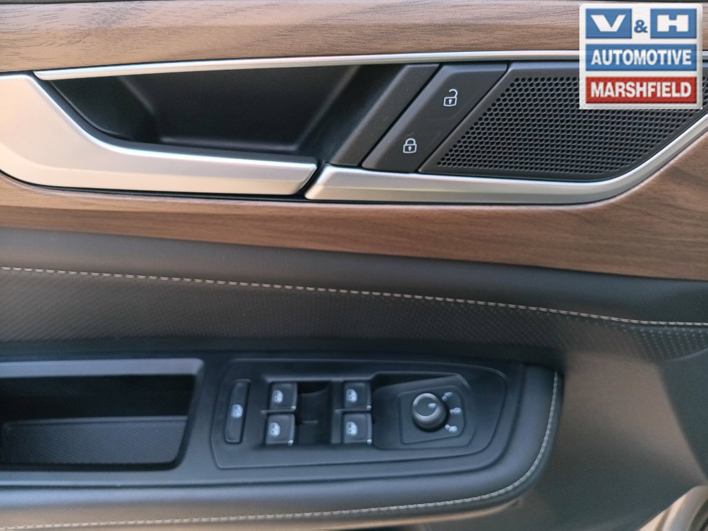 Used 2025 Volkswagen Atlas SE AWD/4WD image 22