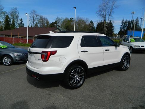 Used 2016 Ford Explorer Sport w/ Equipment Group 401A image 8