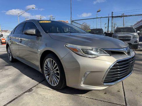 Used 2016 Toyota Avalon Limited w/ Toyota Safety Sense Package image 3