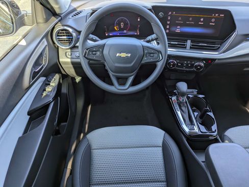 New 2026 Chevrolet Trax LT FWD image 4
