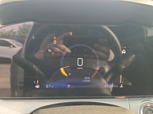 Certified 2025 Chevrolet Trax LT FWD image 20