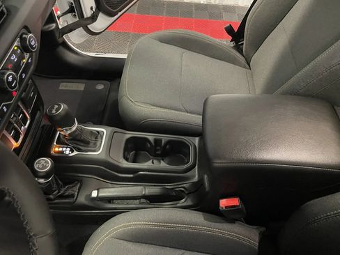 Used 2025 Jeep Wrangler Unlimited Sport S 4xe AWD/4WD image 35