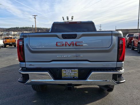 Certified 2025 GMC Sierra 2500 SLT w/ SLT Convenience Package image 6