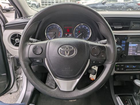 Used 2019 Toyota Corolla LE image 18