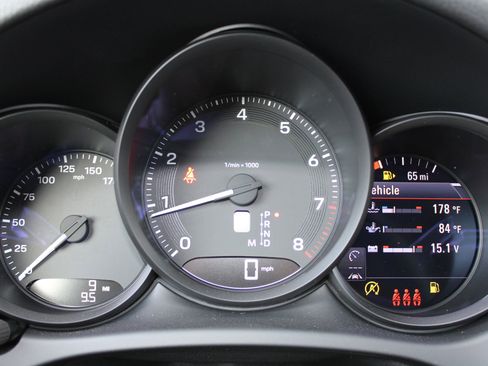 New 2026 Porsche Macan image 16