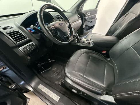 Used 2018 Ford Explorer Limited AWD/4WD image 14