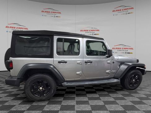 Used 2018 Jeep Wrangler Unlimited Sport S AWD/4WD image 8
