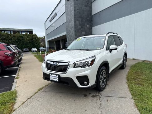 Used 2020 Subaru Forester Premium AWD/4WD image 8
